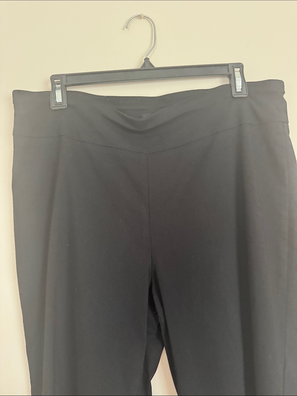 Black Cropped Leggings with Lace Hem - Picture 3 of 5